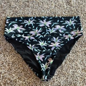 Acacia Echo Bottom in Monet